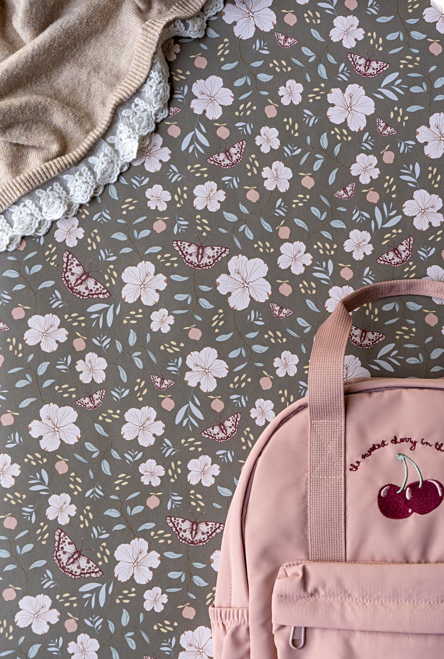 Little Amour meisjeskamer behang bloemen little flower garden bruin