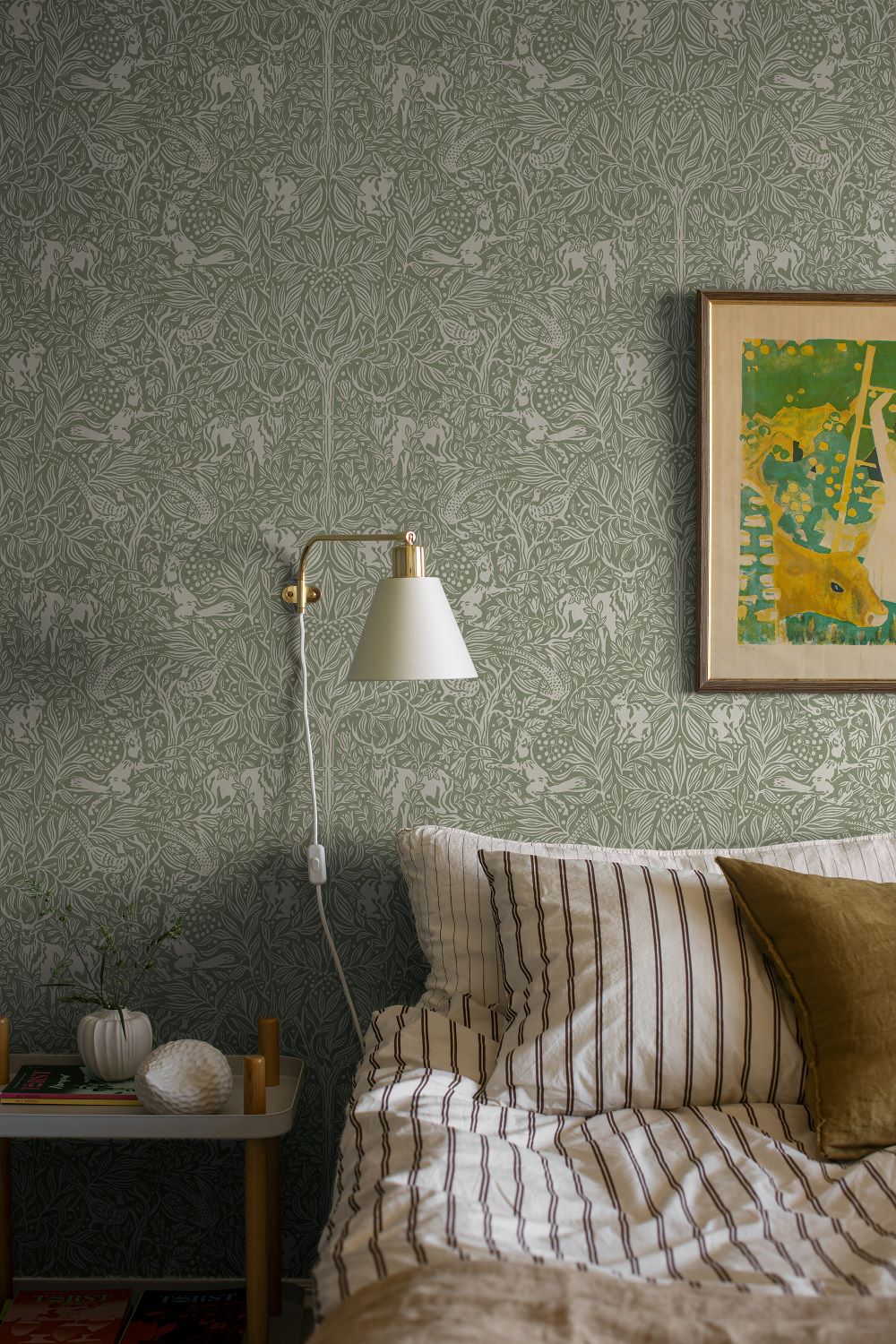 Boråstapeter Under the elder tree - behang voor de kinderkamer bosdieren groen