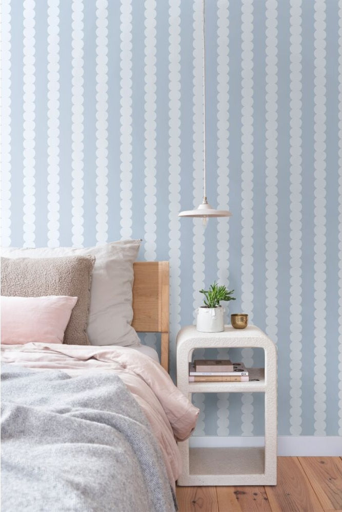 ESTAhome grafische strepen behang voor de kinderkamer jongenskamer meisjeskamer tienerkamer lichtblauw 131743