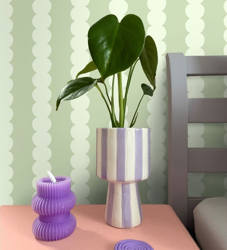 ESTAhome grafische strepen behang voor de kinderkamer jongenskamer meisjeskamer tienerkamer lichtgroen 131744