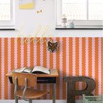ESTAhome grafische strepen behang voor de kinderkamer meisjeskamer tienerkamer roze oranje 131748