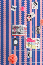 ESTAhome grafische strepen behang voor de kinderkamer meisjeskamer tienerkamer roze blauw 131750