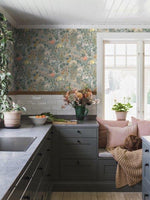 Blomsterhav behang van Borastapeter voor meisjeskamer en tienerkamer grijs met kleuren 2054