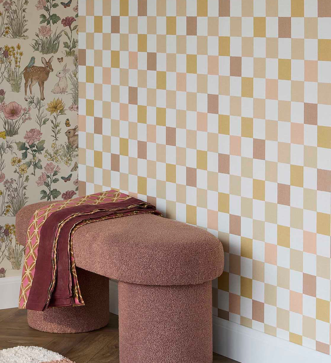 Eijffinger geblokt behang voor de kinderkamer meisjeskamer babykamer tienerkamer pastel roze oker 363145