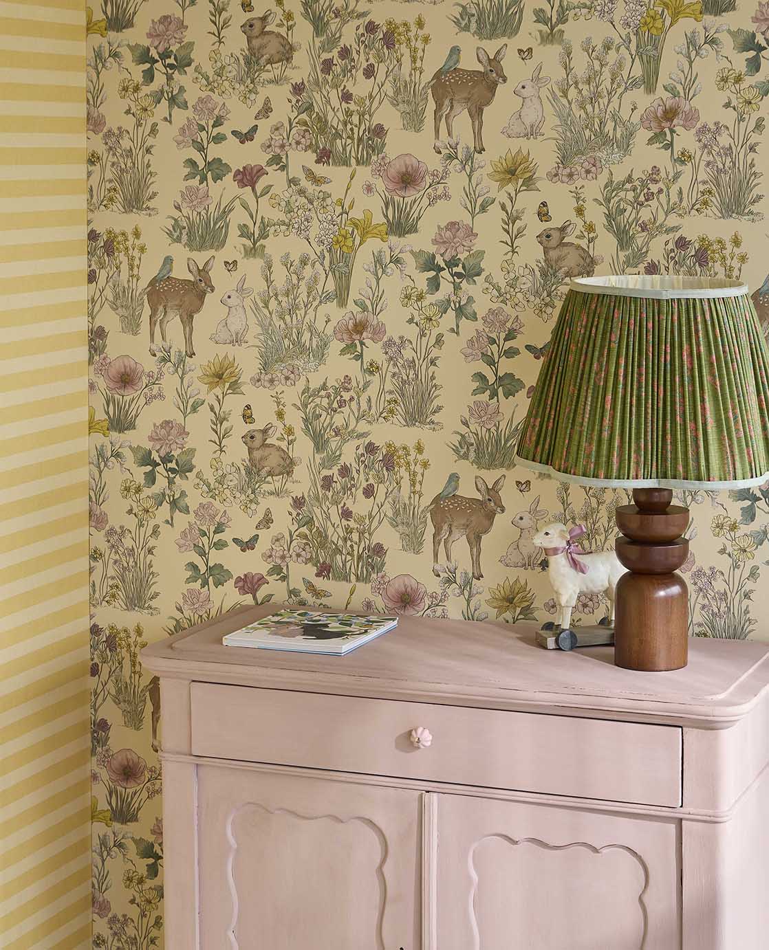 Strepen behang kinderkamer Eijffinger Tiny Treasures babykamer meisjeskamer geel 363151