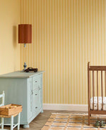 Strepen behang kinderkamer Eijffinger Tiny Treasures babykamer meisjeskamer geel 363151