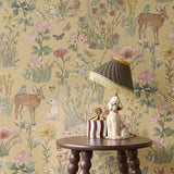 Bosdieren behang meisjeskamer eijffinger tiny treasures kinderbehang 363192 zacht okergeel