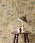 Bosdieren behang meisjeskamer eijffinger tiny treasures kinderbehang 363192 zacht okergeel
