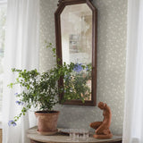 Myrthen Borastapeter bloemen behang voor de kinderkamer meisjeskamer babykamer khaki groen 5712