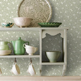 Borastapeter Myrten bloemen behang voor meisjekamer en babykamer groen beige 5731