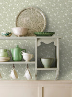 Borastapeter Myrten bloemen behang voor meisjekamer en babykamer groen beige 5731