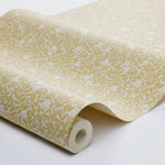 Borastapeter Myrten bloemen behang voor meisjekamer en babykamer geel beige 5732