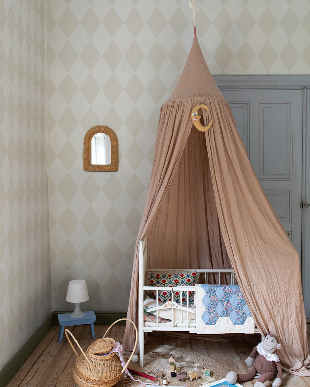 Midbec Kalas harlekijn ruiten behang voor jongenskamer en meisjeskamer en babykamer grijs