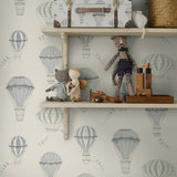 Borastapeter up in the sky luchtballonnen behang voor een jongenskamer of babykamer neutrale kleuren 6940