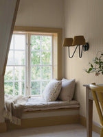 Borastapeter Lilla Lyckan bloemen behang meisjeskamer babykamer geel en creme 6953