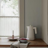 Borastapeter Lilla Lyckan bloemen behang meisjeskamer babykamer groen en creme 6954