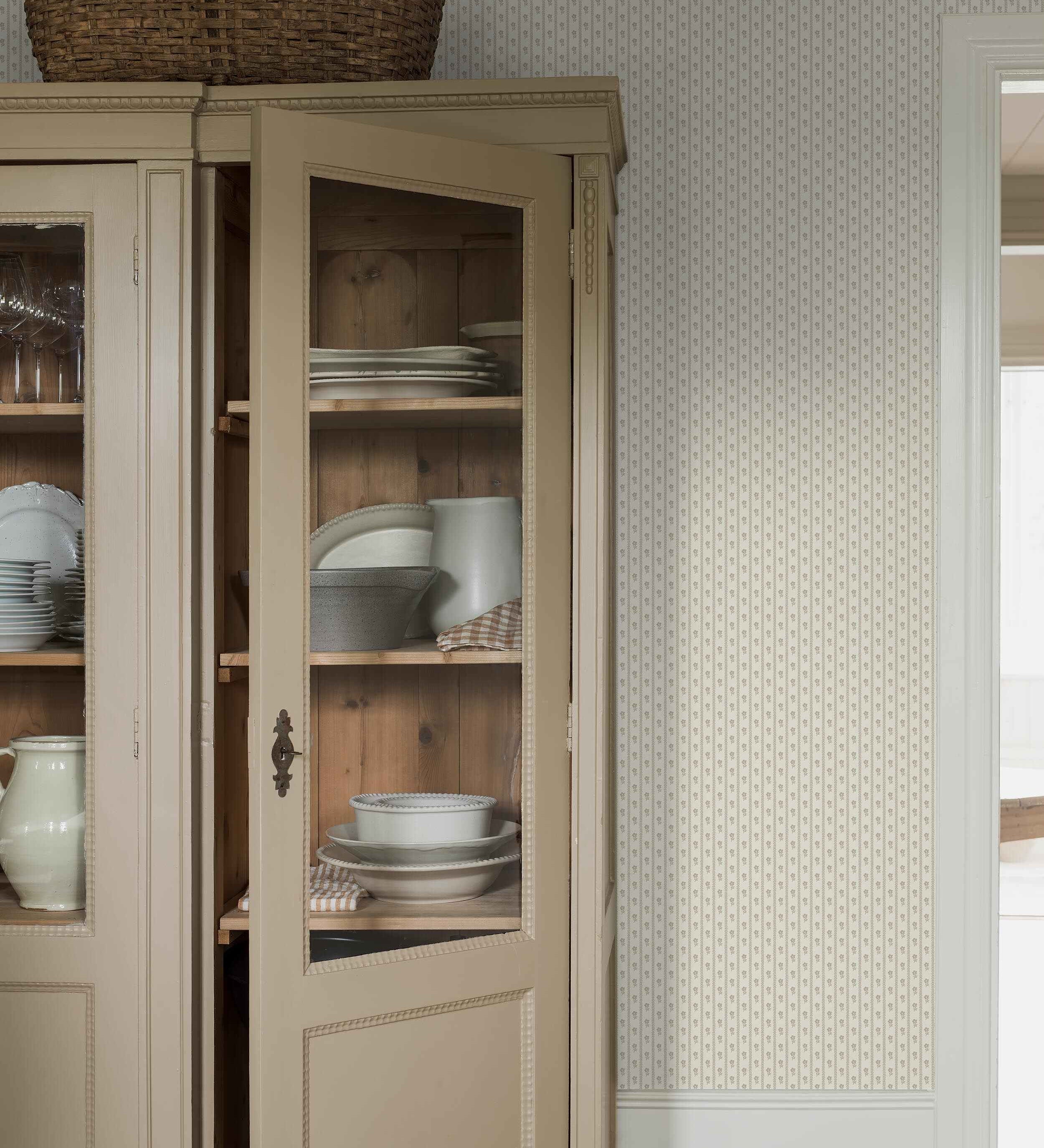 Borastapeter Lilla Lyckan bloemen behang meisjeskamer babykamer beige en creme 6955
