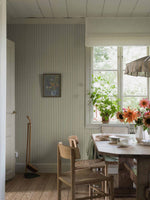Borastapeter Pärlrand gestreept behang voor jongenskamer meisjeskamer en babykamer met stipjes groen beige 6980