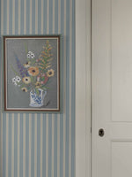Borastapeter Pärlrand gestreept behang voor jongenskamer meisjeskamer en babykamer met stipjes blauw beige 6981