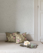 Midbec Oak Tree William Morris behang voor de neutrale kinderkamer babykamer grijs beige 82026