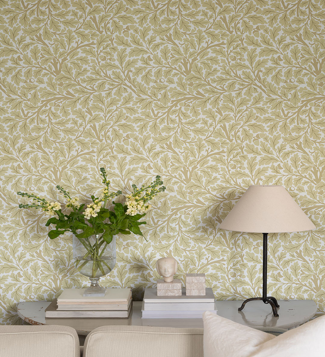 Midbec Oak Tree William Morris behang voor de neutrale kinderkamer babykamer warm geel 82027