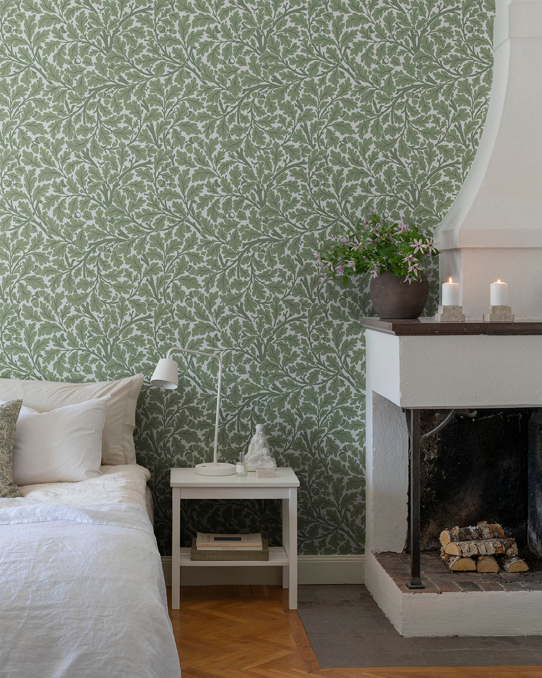 Midbec Oak Tree William Morris behang voor de neutrale kinderkamer babykamer groen 82028