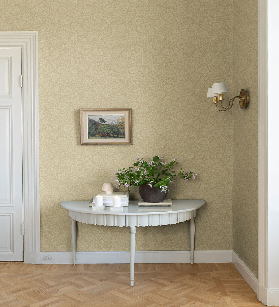 Midbec Mallow bloemenbehang meisjeskamer babykamer en tienerkamer oker geel 82039