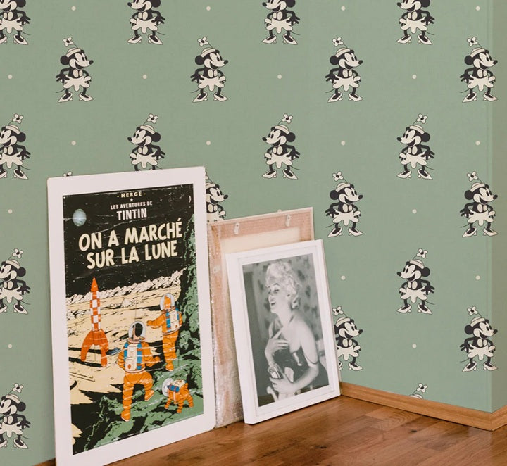 Annet Weelink Vintage cartoon kinderbehang voor meisjeskamer mini mouse groen