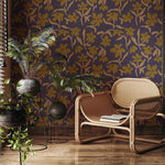 Petal Pop Annet weelink bloemen behang voor meisjeskamer kobalt blauw oker