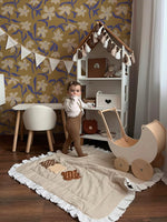 Petal Pop Annet weelink bloemen behang voor meisjeskamer kobalt blauw oker