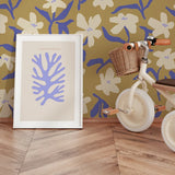 Petal Pop Annet weelink bloemen behang voor meisjeskamer kobalt blauw oker
