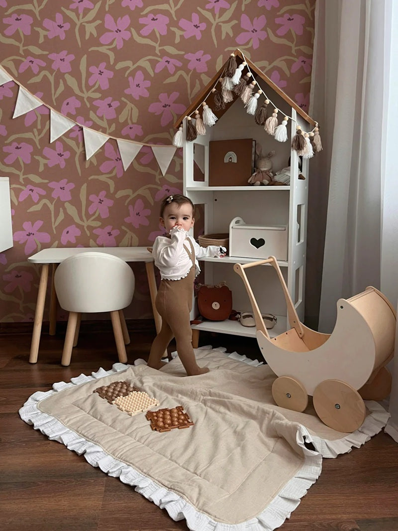 Petal Pop Annet weelink bloemen behang voor meisjeskamer zacht terra