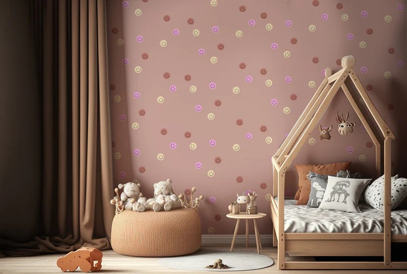 Smiley behang voor de kinderkamer van Annet Weelink Smiley wallpaper kidsroom terra