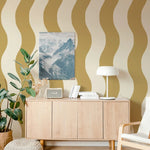 Annet Weelink Sway Stripe waves behang voor de kinderkamer okergeel  jongenskamer meisjeskamer neutrale kinderkamer