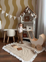 Annet Weelink Sway Stripe waves behang voor de kinderkamer okergeel  jongenskamer meisjeskamer neutrale kinderkamer