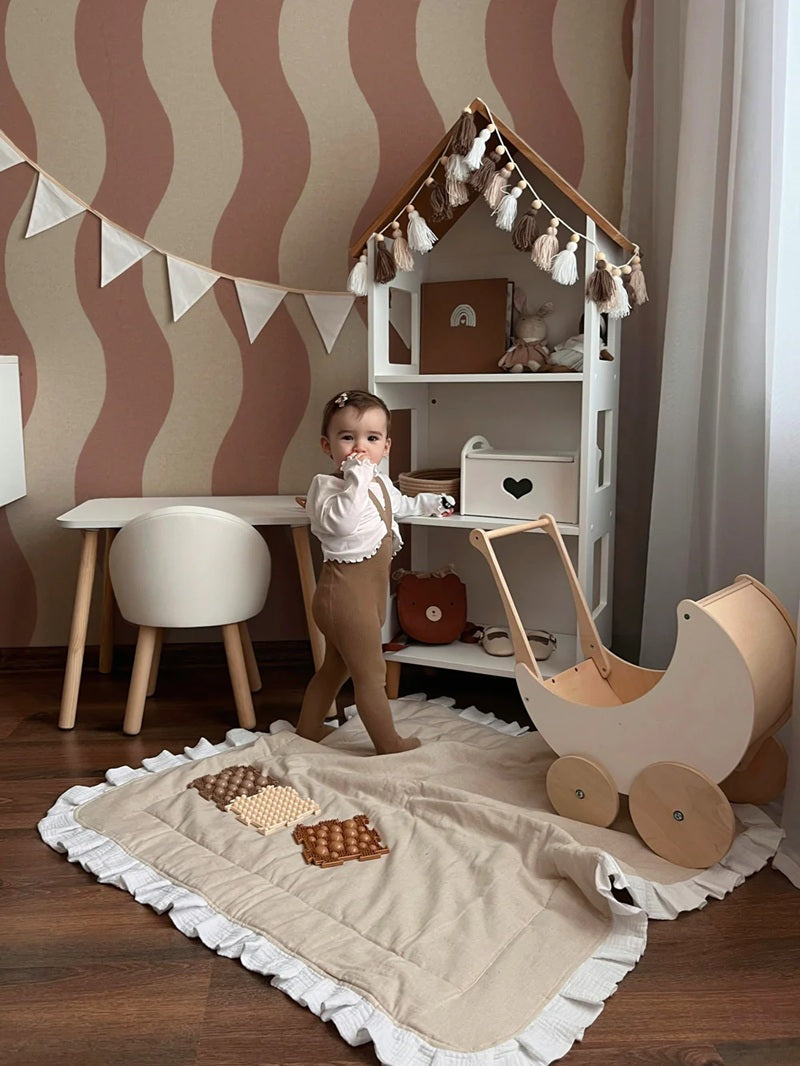 Annet Weelink Sway Stripe waves behang voor de kinderkamer terra roze meisjeskamer 