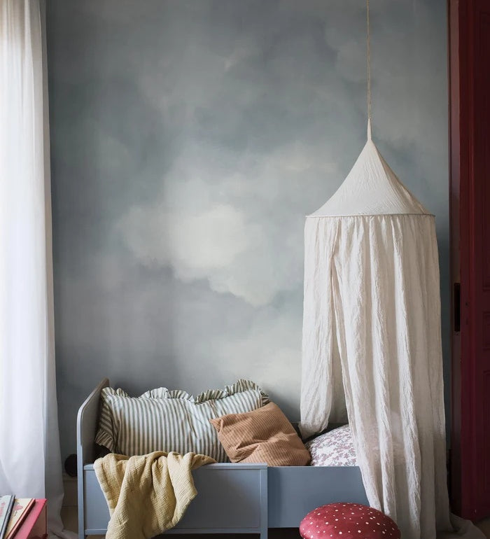 Sky mural van Borastapeter wolken behang voor neutrale kinderkamer en babykamer 9559W