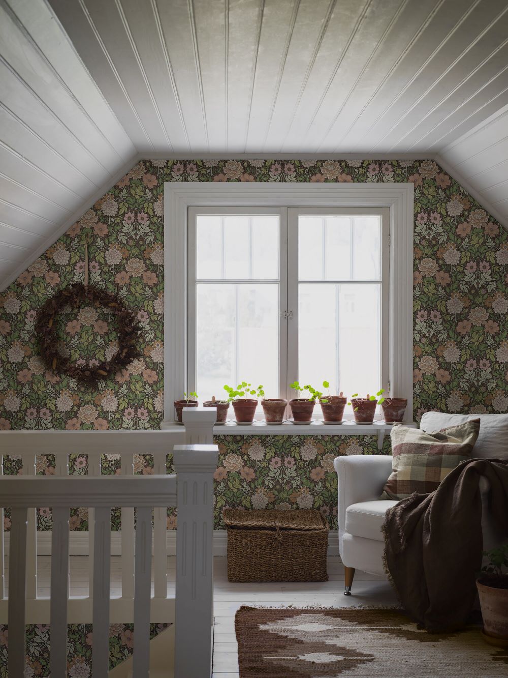 Borastapeter bloemen behang voor de kinderkamer Dahlia Garden donkerblauw 7693