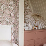 Borastapeter kinderbehang bosdieren behang roze konijnen eekhoorns Magic Forest 7476 roze