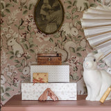 Borastapeter kinderbehang bosdieren behang roze konijnen eekhoorns Magic Forest 7476 roze