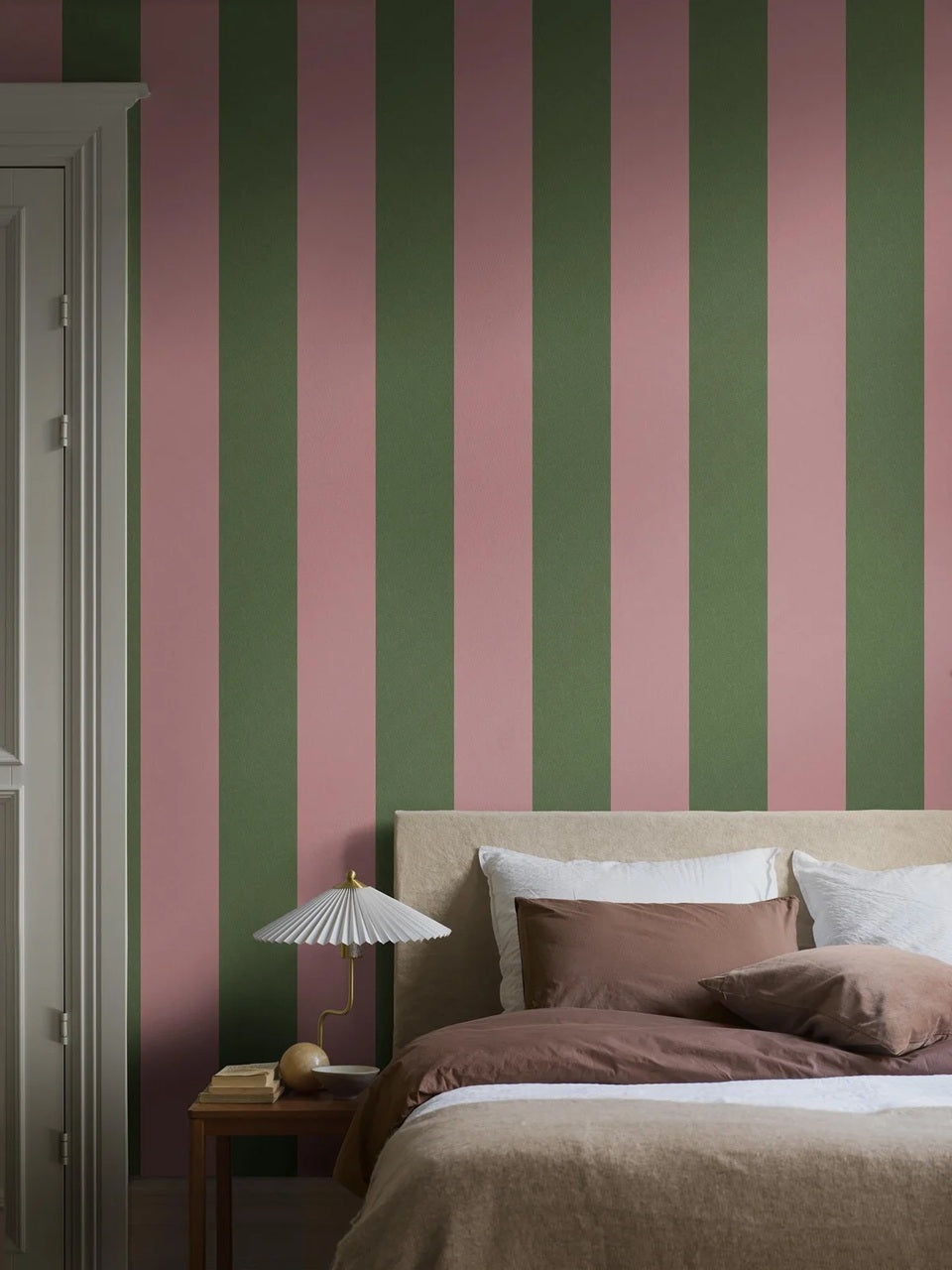 Borastapeter m aatwerk strepen behang voor de meisjeskamer en tienerkamer roze groen