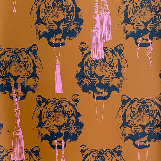 Studio Lisa Bengtsson behang voor de kinderkamer tienerkamer Coco Tiger tijgerbehang mosterd