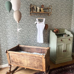 Creative Lab Amsterdam Flower Shower bloemen behang babykamer meisjeskamer groen