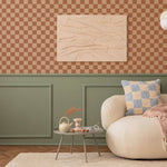 Days of bloom behang geruit checkmate bruin/roze