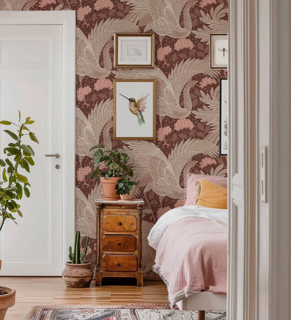 Days of Bloom behang voor de kinderkamer Proud Birds aubrey aubergine roze
