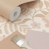 ESTAhome bloemen en vogels behang voor de meisjeskamer en babyamer. Beige en zachtroze 139868