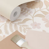 ESTAhome bloemen en vogels behang voor de meisjeskamer en babyamer. Beige en zachtroze 139866