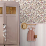 ESTAhome bloemenbehang voor de meisjeskamer en babykamer paars roze wit 131323
