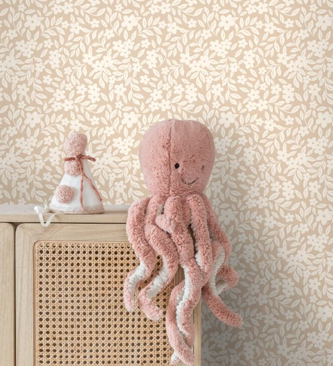 ESTAhome bloemetjes behang voor de meisjeskamer en babykamer beige 131438