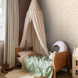 ESTAhome bloemetjes behang voor de meisjeskamer en babykamer beige 131438